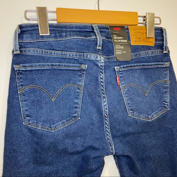 LEVIโS 711 Skinny Mid-Rise Medium Wash Jeans - Picture 5 of 11